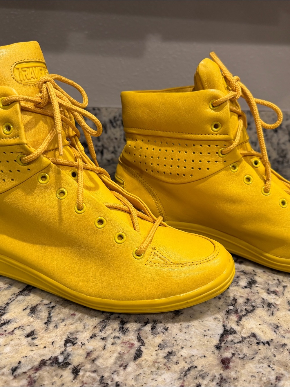 Travel Fox sneakers